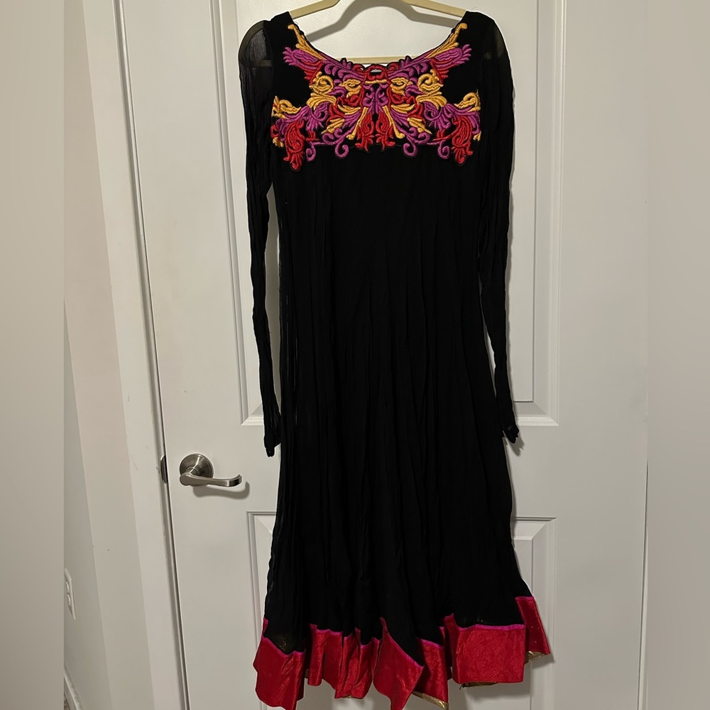 Women’s Suit/Shalwar Kameez